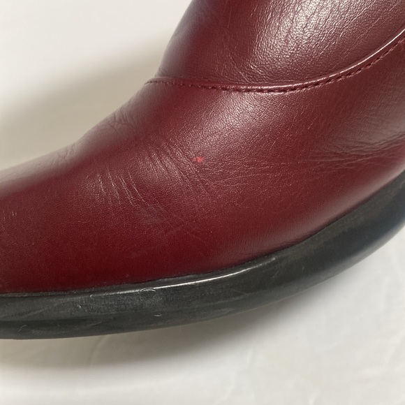 John Fluevog | Wearever Gracias side buckle shoe with cutout - Picture 10 of 17